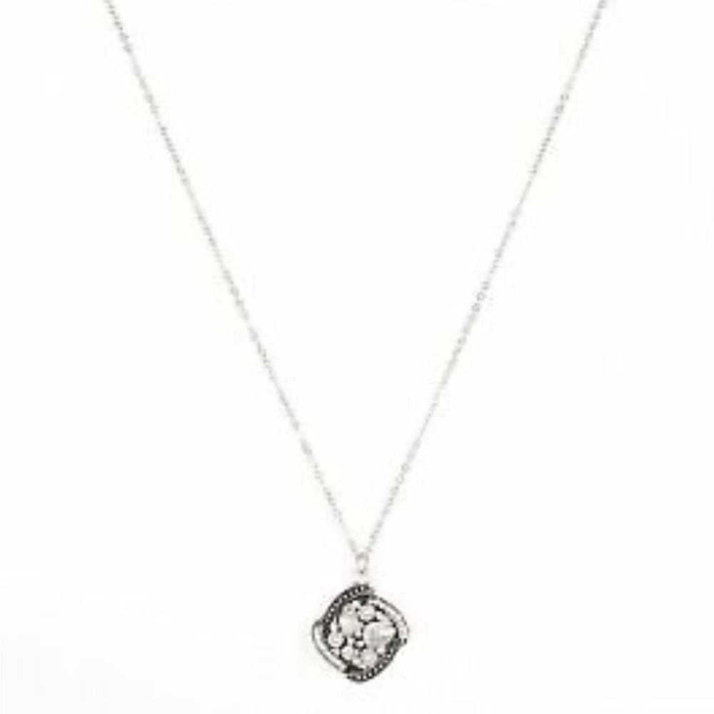 Elegant Silver Pendant Necklace